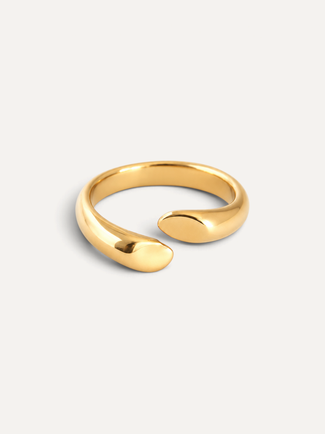 CÉLOIR Alva Ring aus goldfarbenem Edelstahl mit offenem, minimalistischem Design