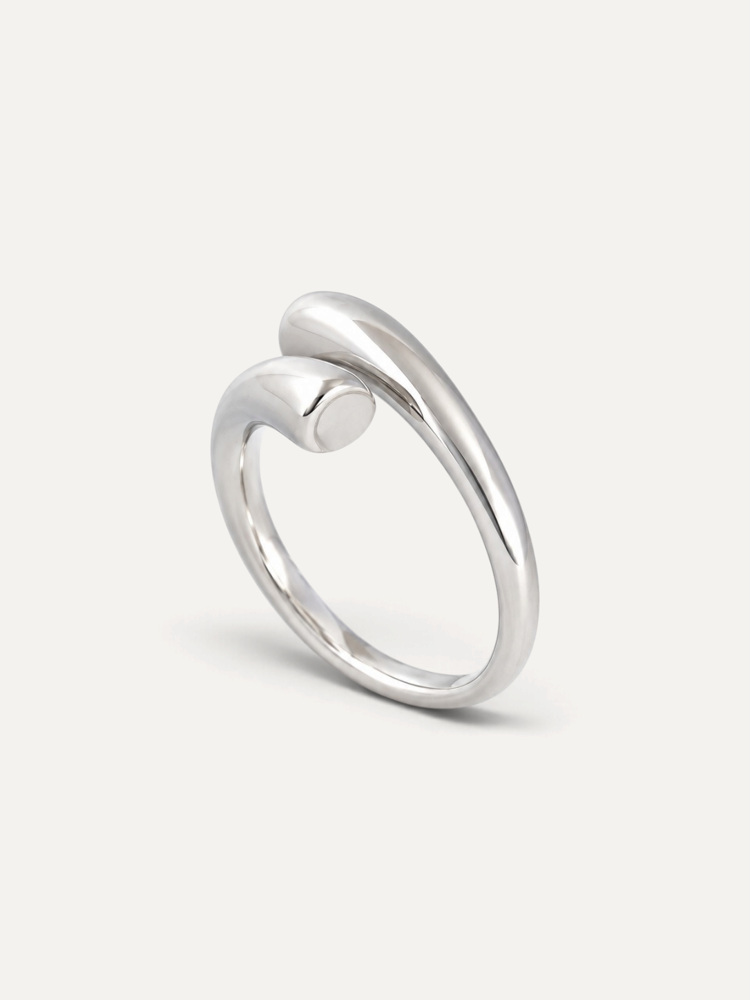 CÉLOIR Twin Ring aus glänzendem silberfarbenem Edelstahl mit modernem, offenem Design
